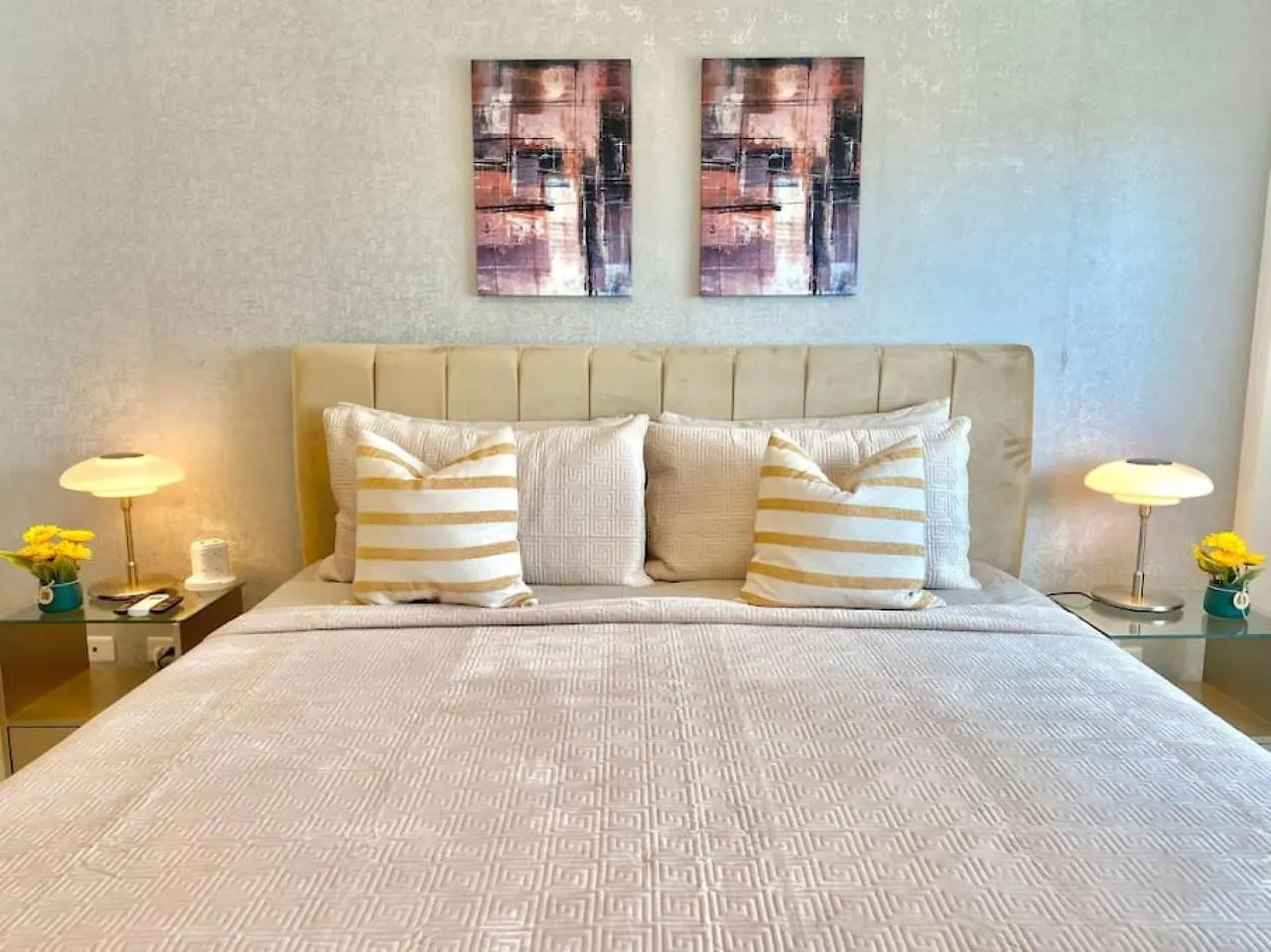 Upscale City Center Apt, Pool Los Prados Apartment