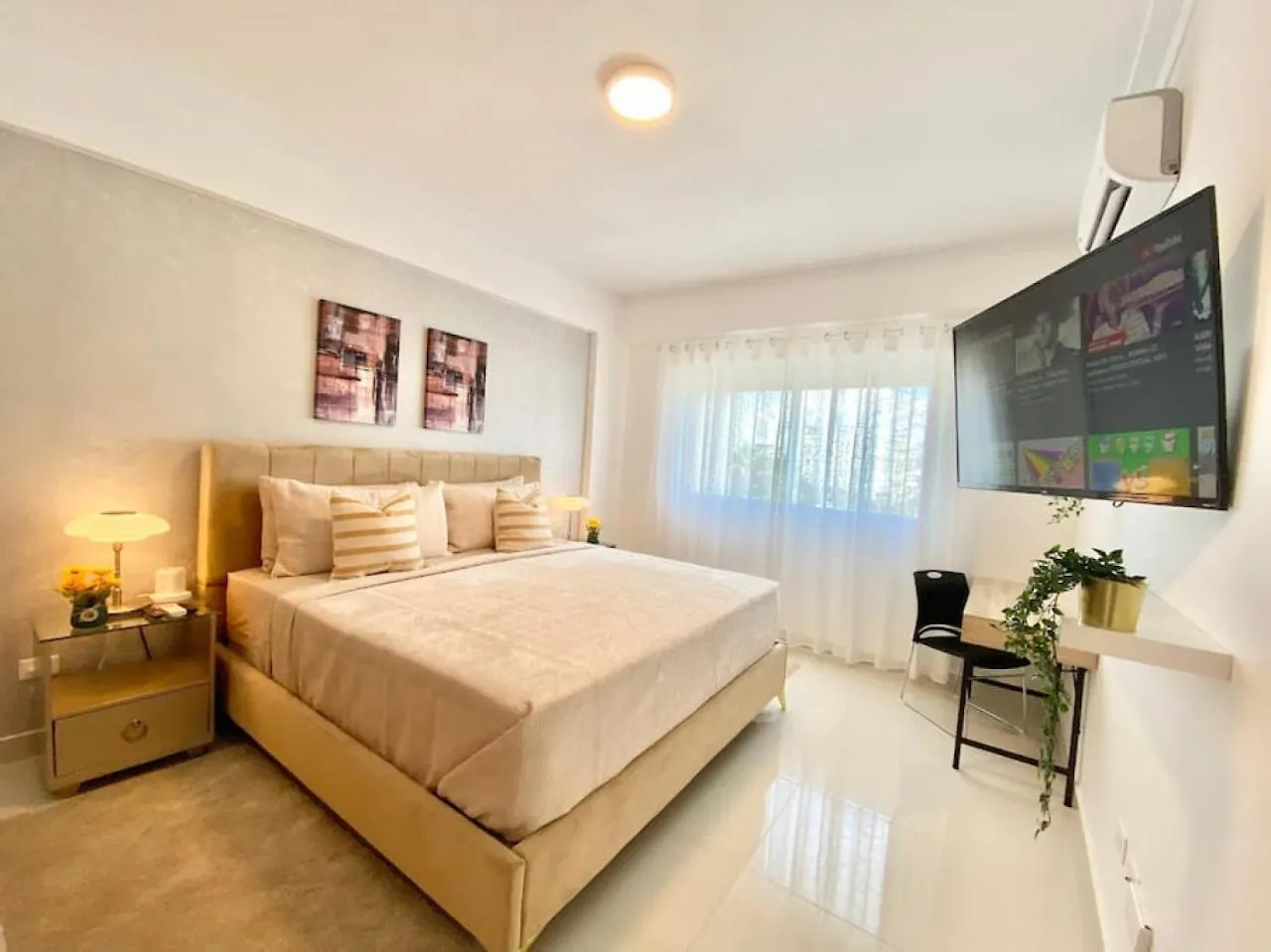 Upscale City Center Apt, Pool Los Prados
